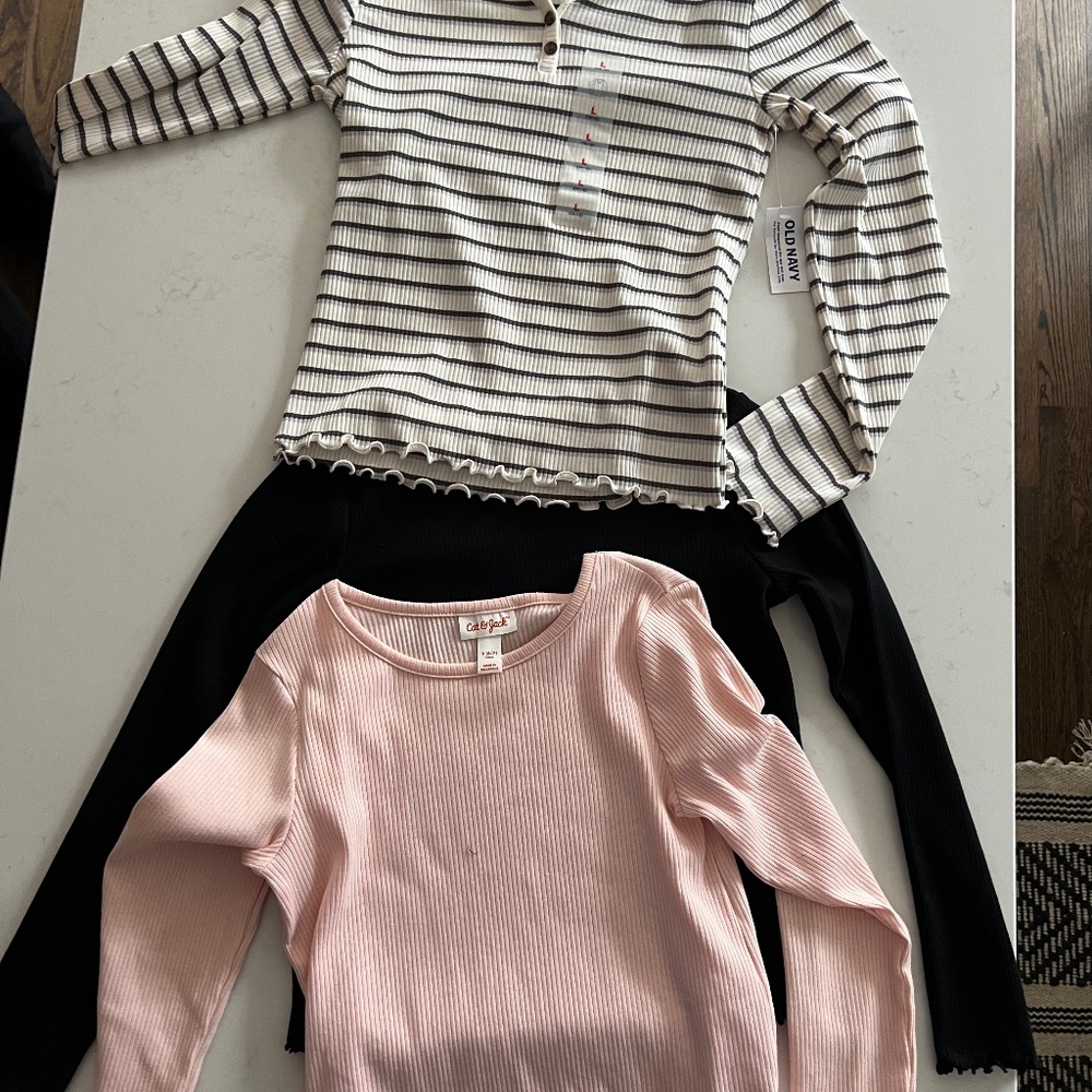 Long sleeve Cat & Jack ribbed scalloped edge stretchy Shirt